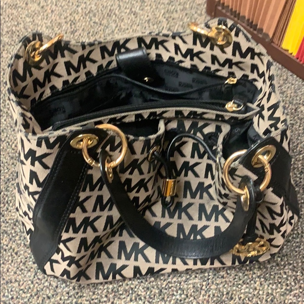 Mk purse